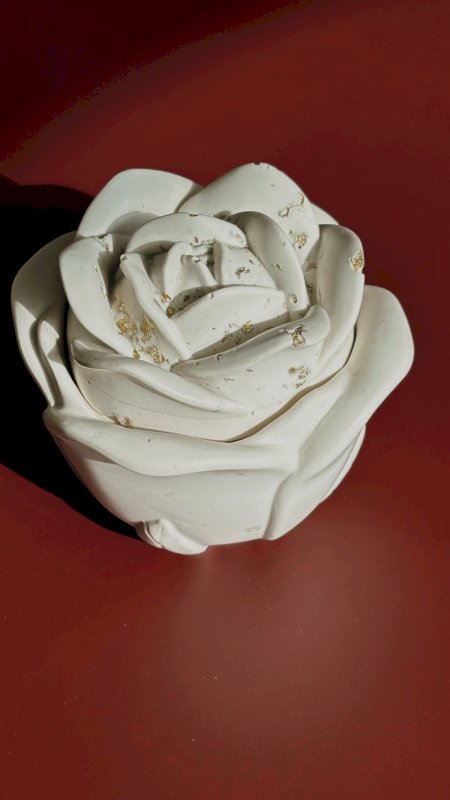 ROSE CANDLE HOLDER