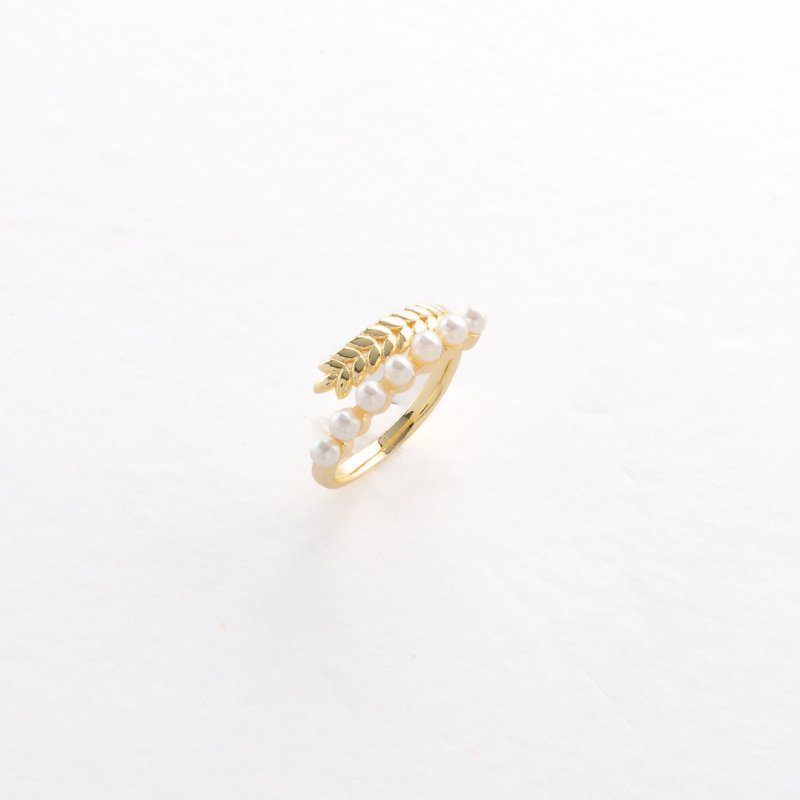 Tiny Glass Pearl Ring