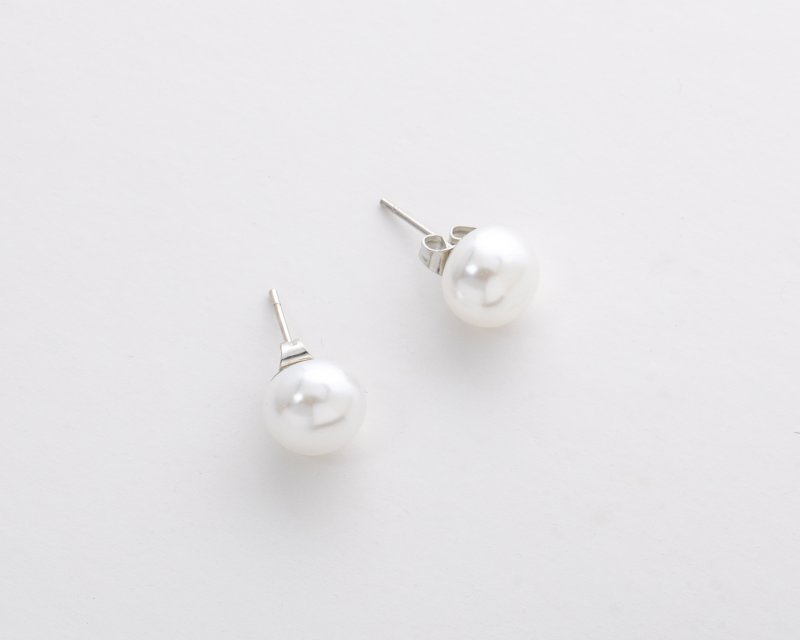 Dot earring