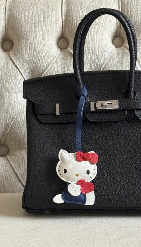 Hello kitty charm