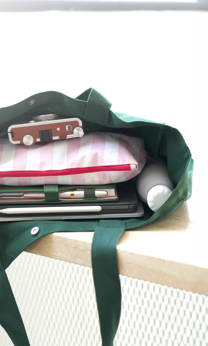 Tote bag