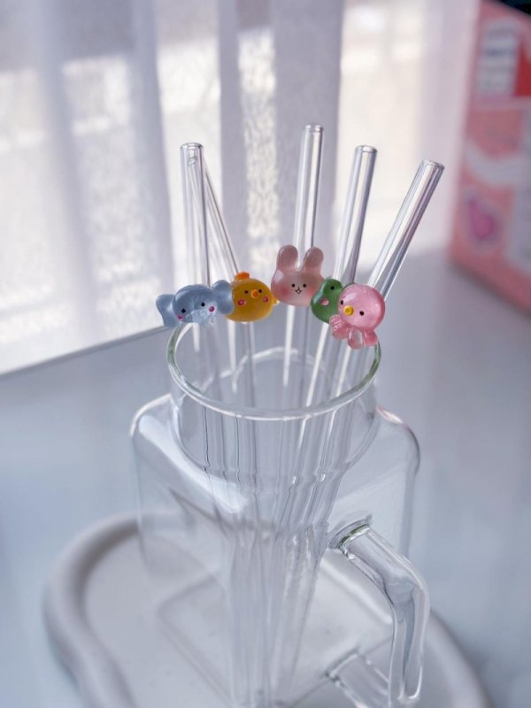 Glass Straw (Animal)