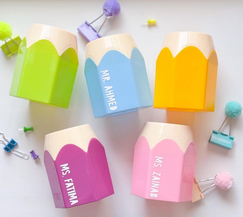 حامل أقلام يوم المعلم ✏️