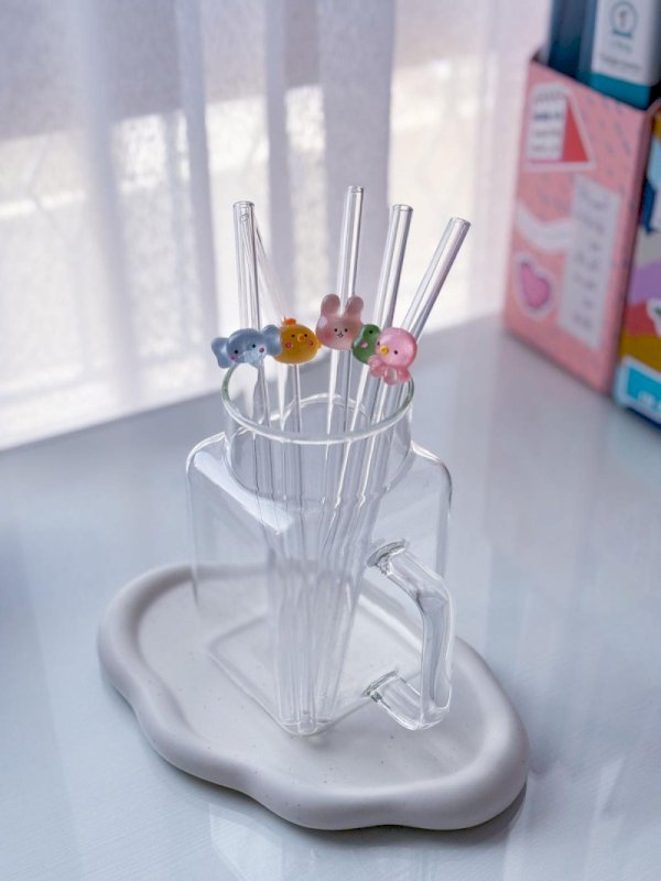 Glass Straw (Animal)