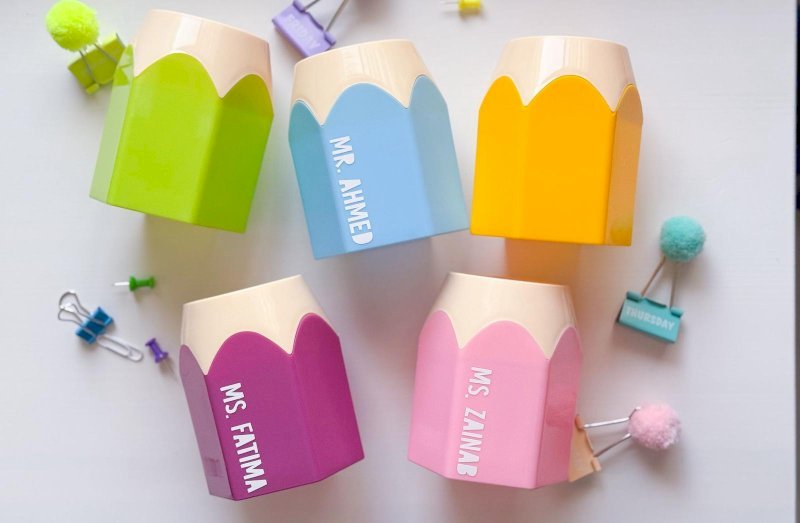 حامل أقلام يوم المعلم ✏️