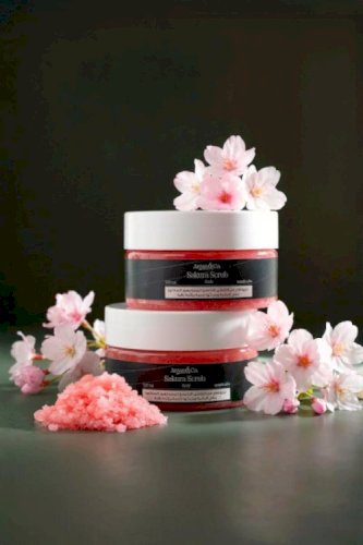 مقشر الجسم ساكورا