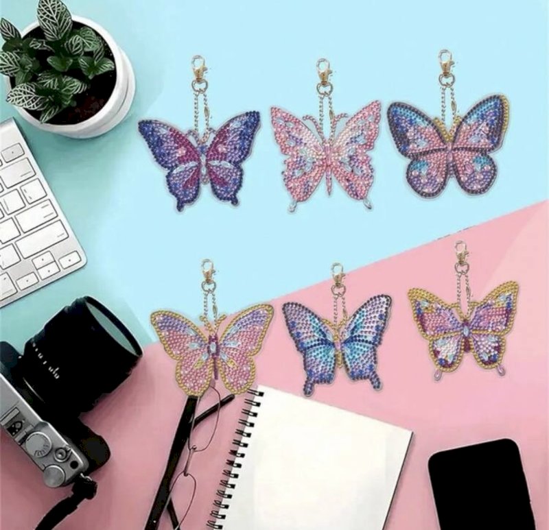 Diamond keychains set