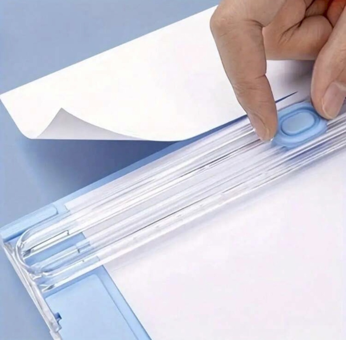 Paper cutter