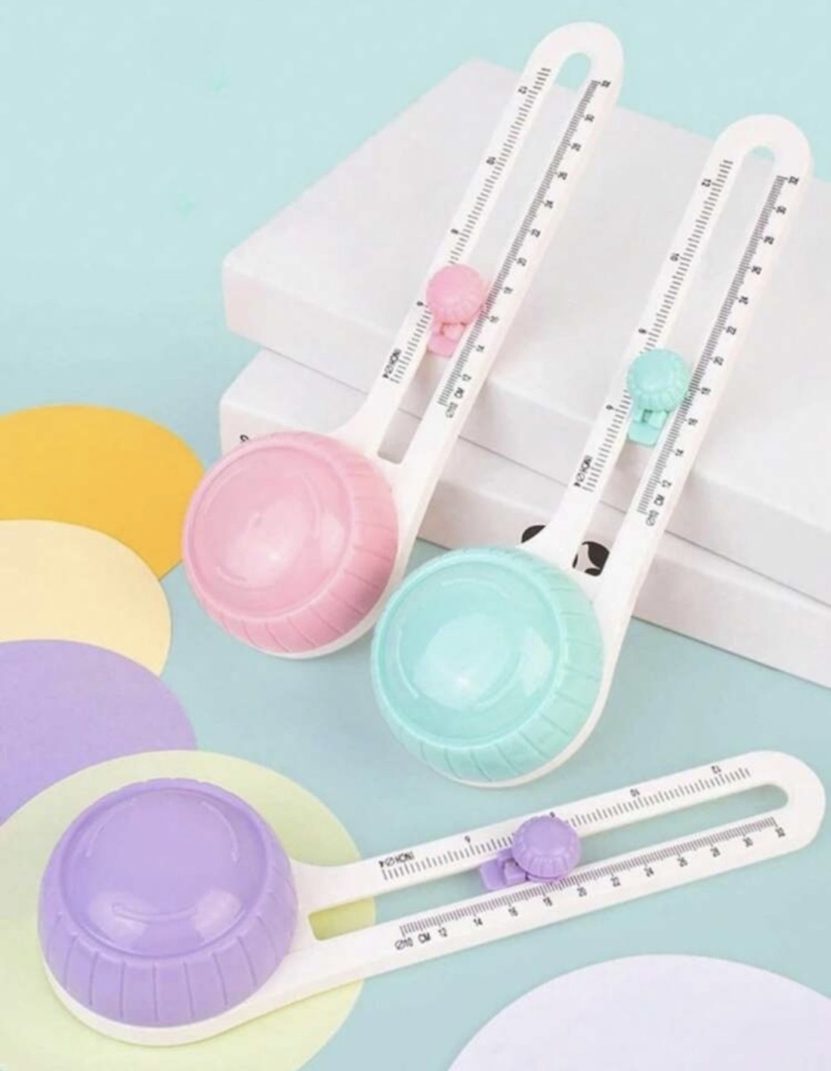 Circle paper cutter