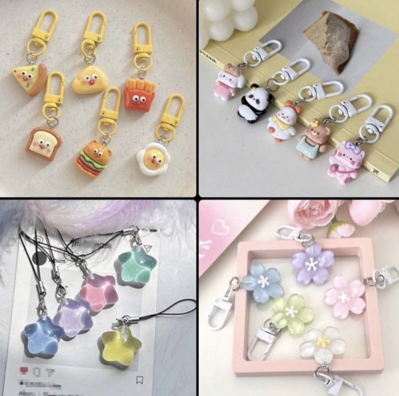 10 Pcs random keychains