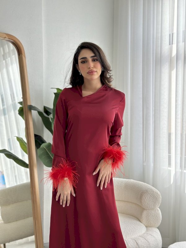 فستان حرير ريش ماروني