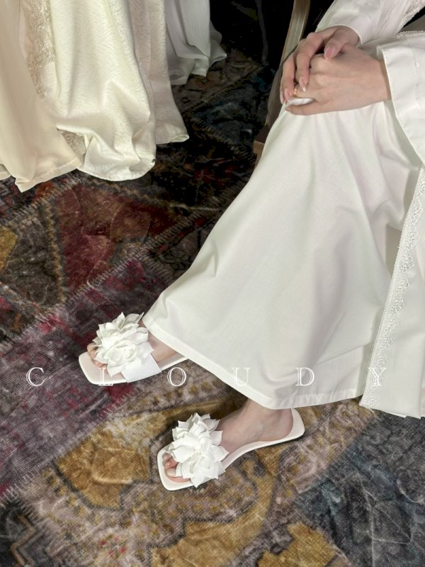 Ruffles slipper