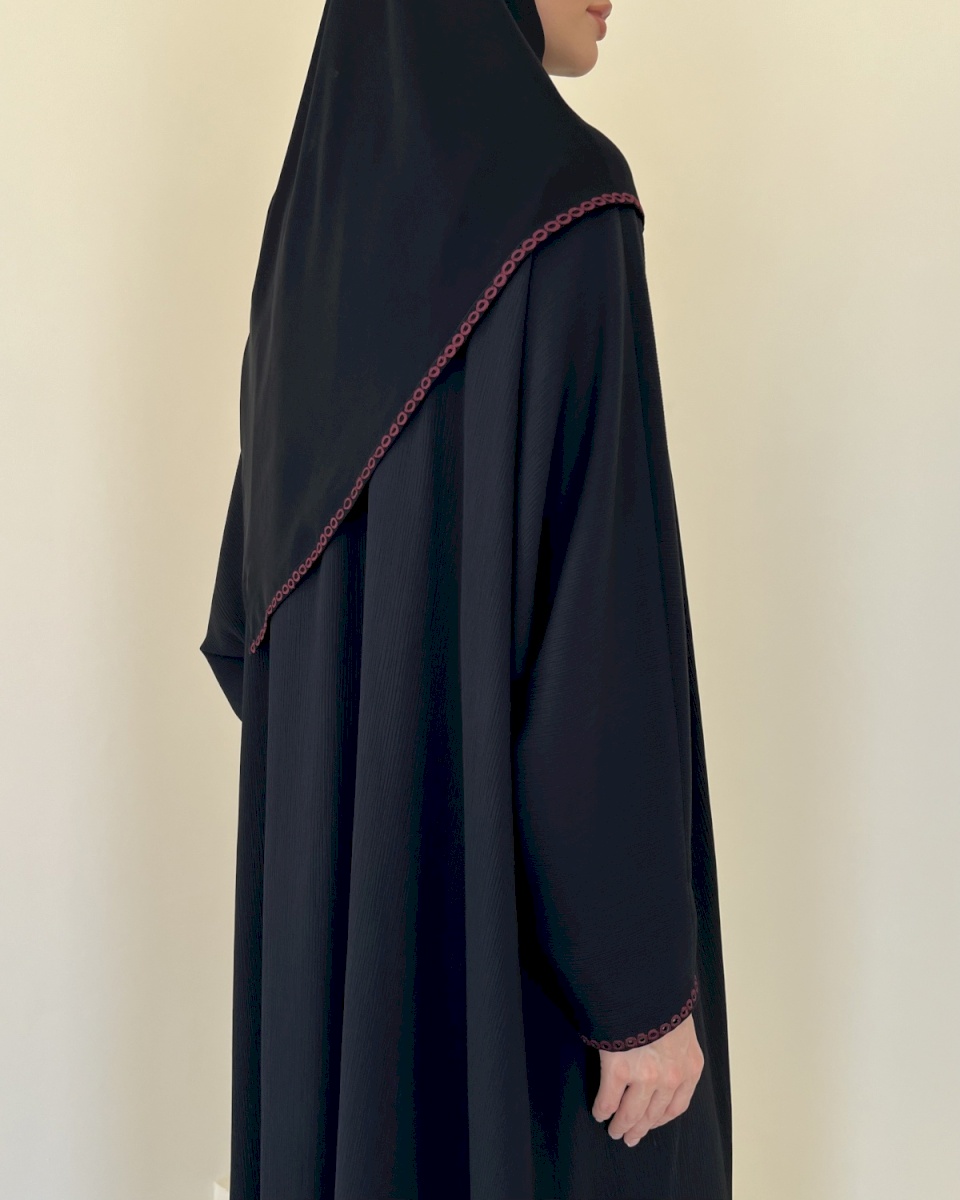 Black bubbles crepe cloak