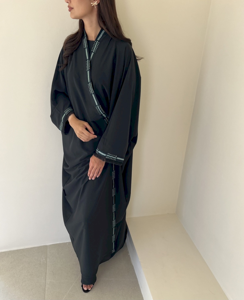 Dark green geometric crepe set