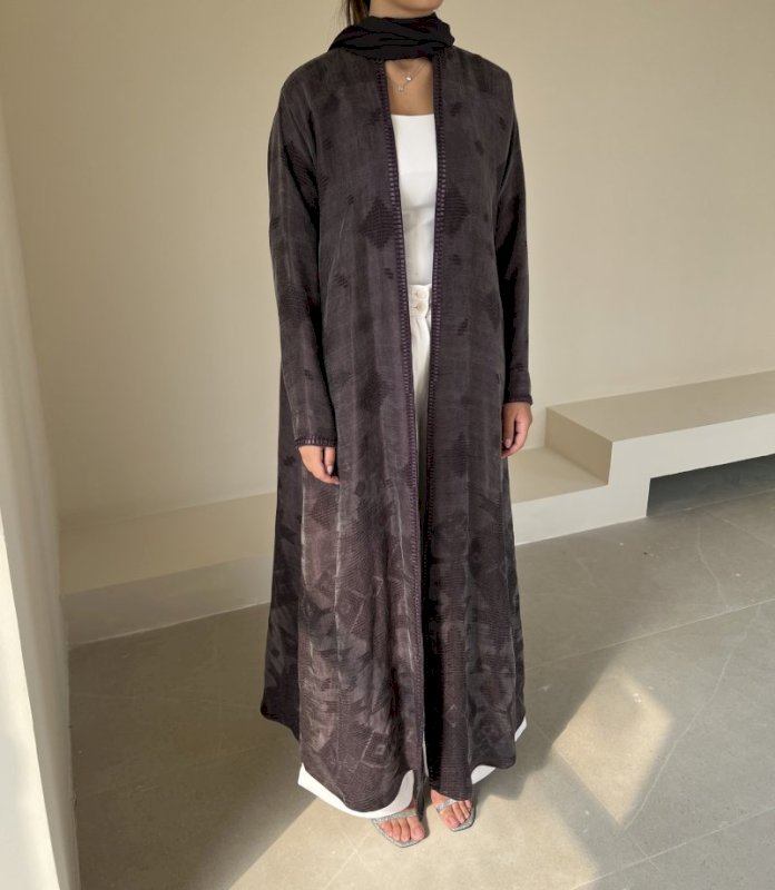 Mulbbery sadu-inspired cloak