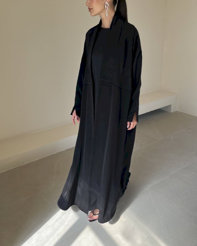 Black roses cloak