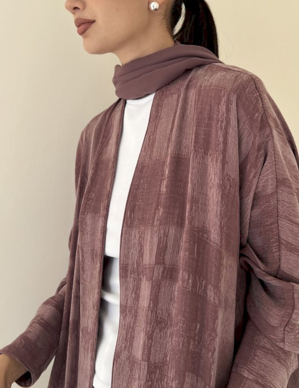 Rouge textured grid cloak
