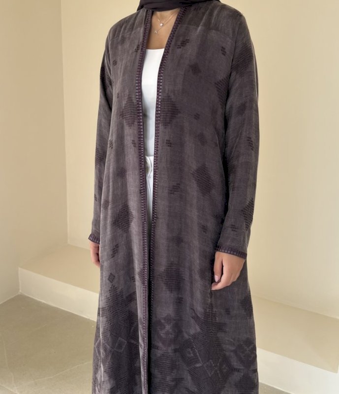 Mulbbery sadu-inspired cloak