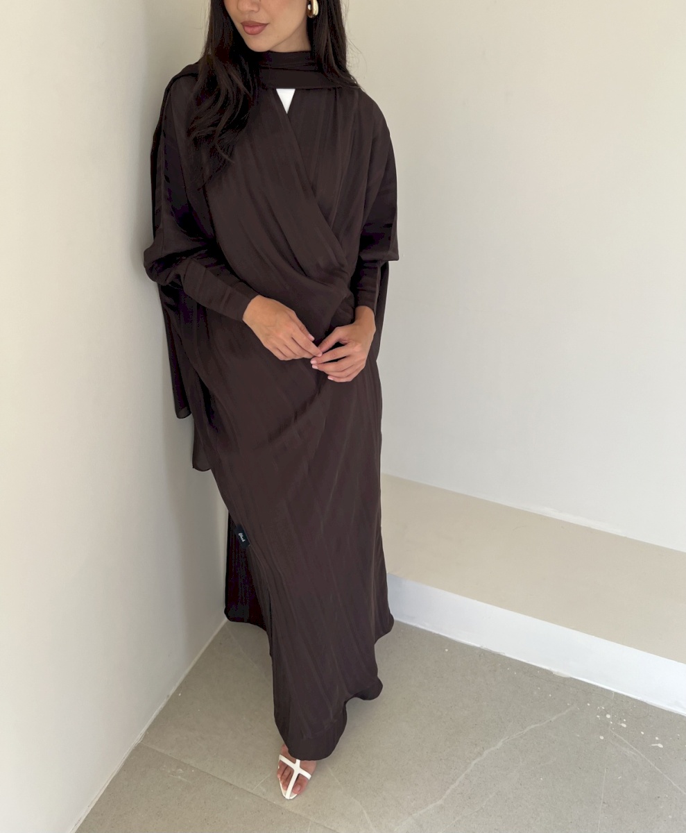 Brown striped bisht cloak