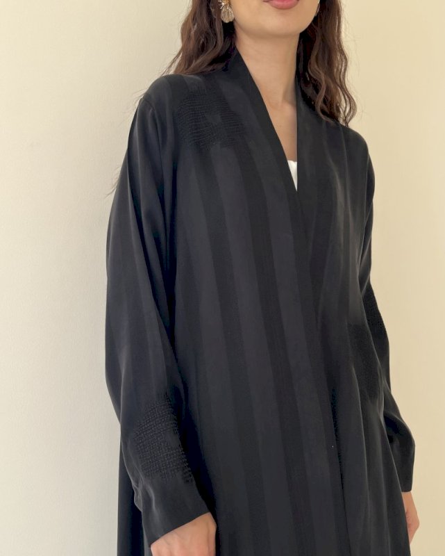 Black bloom line cloak