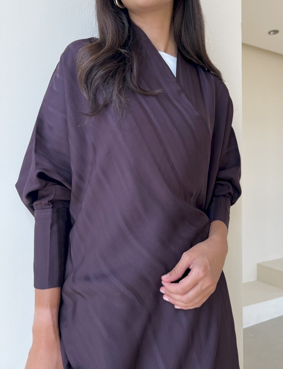 Purple striped bisht cloak