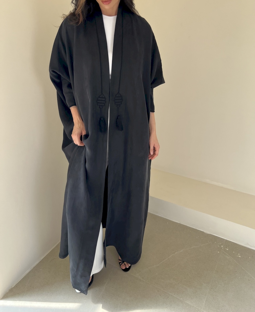 Black fish tassel cloak