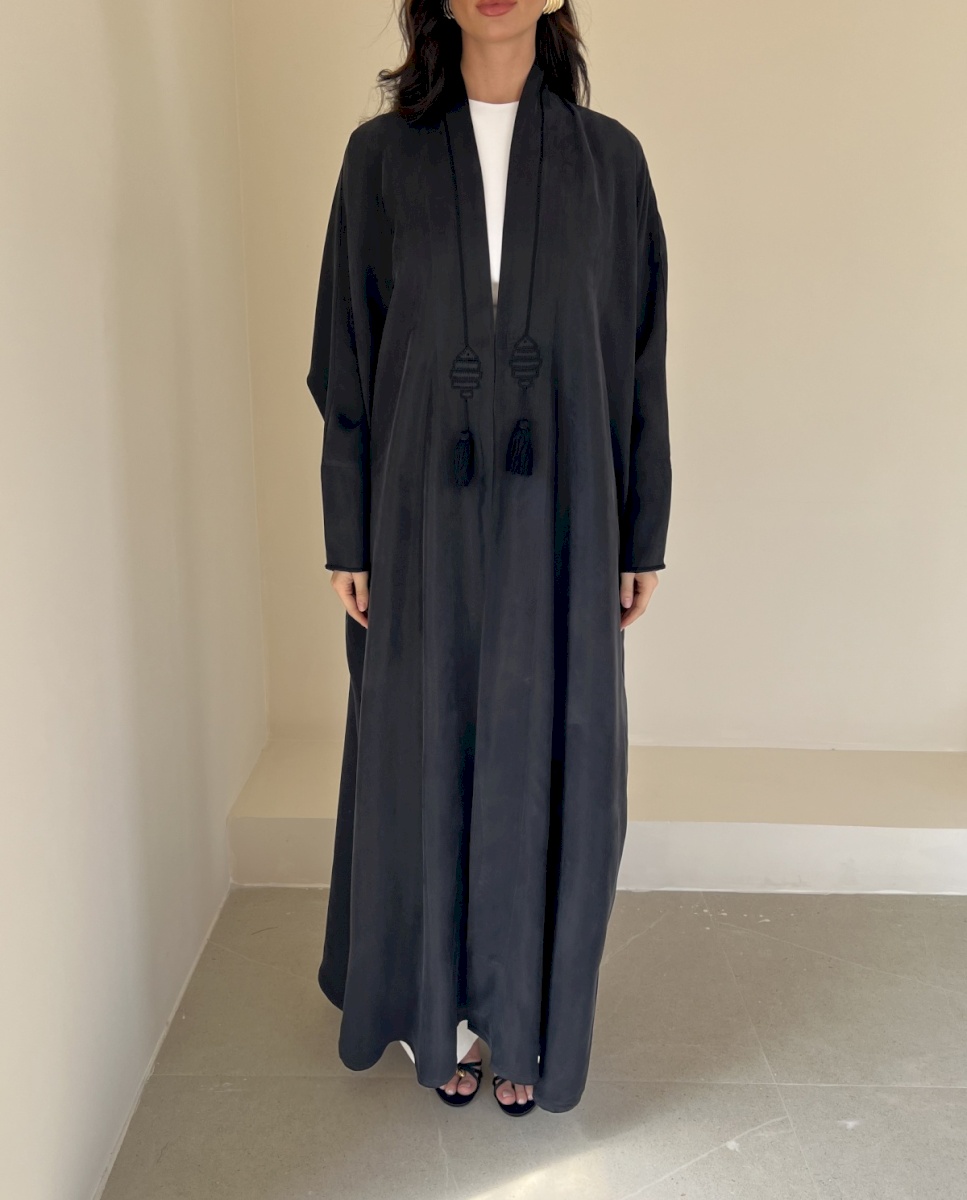 Black fish tassel cloak