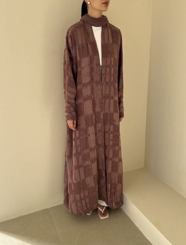 Rouge textured grid cloak