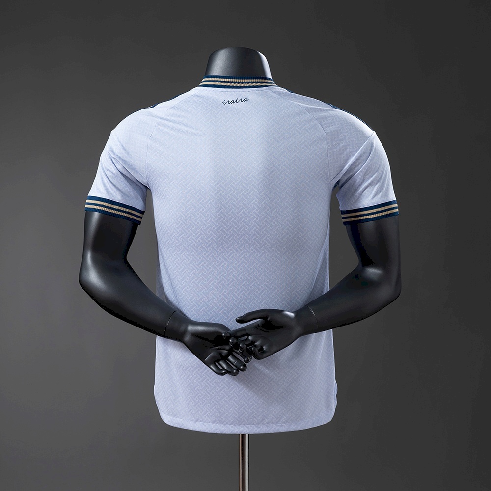 Italy away 26