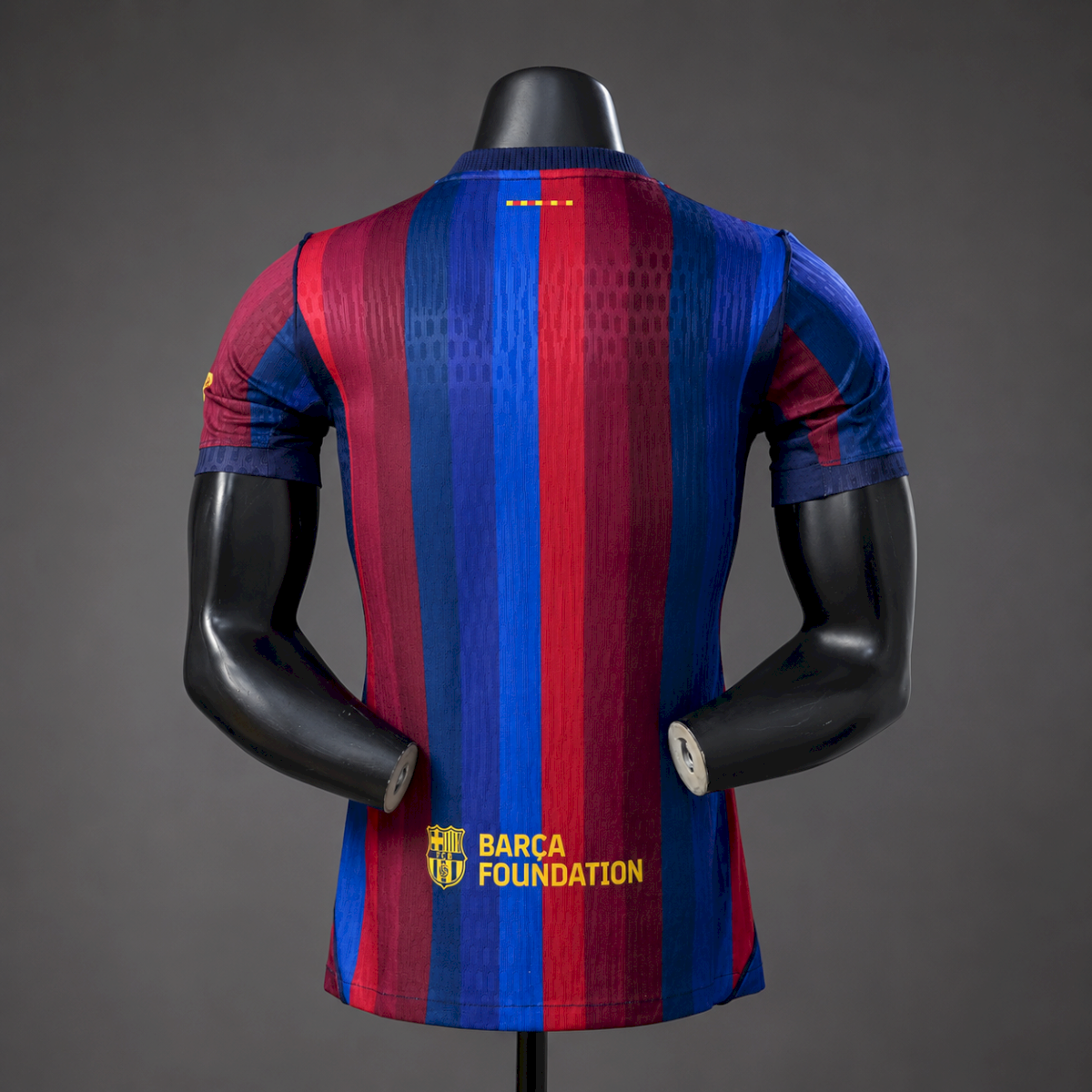 Barcelona home 26 - 27