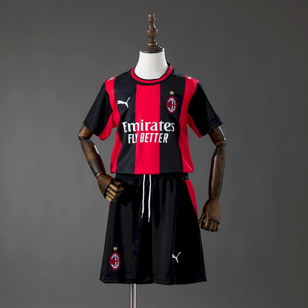 Milan home 26 - 27