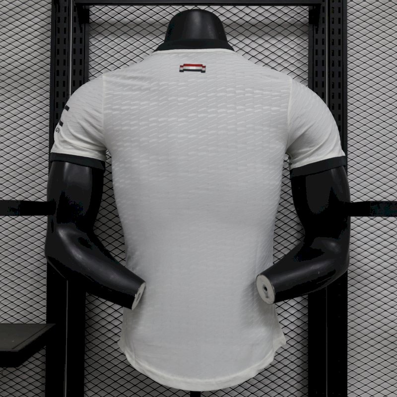 Man United Third 24 - 25