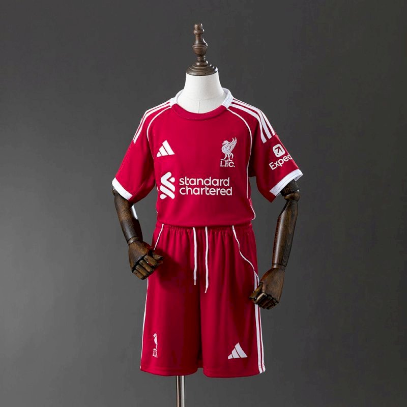 Liverpool Home 25 - 26