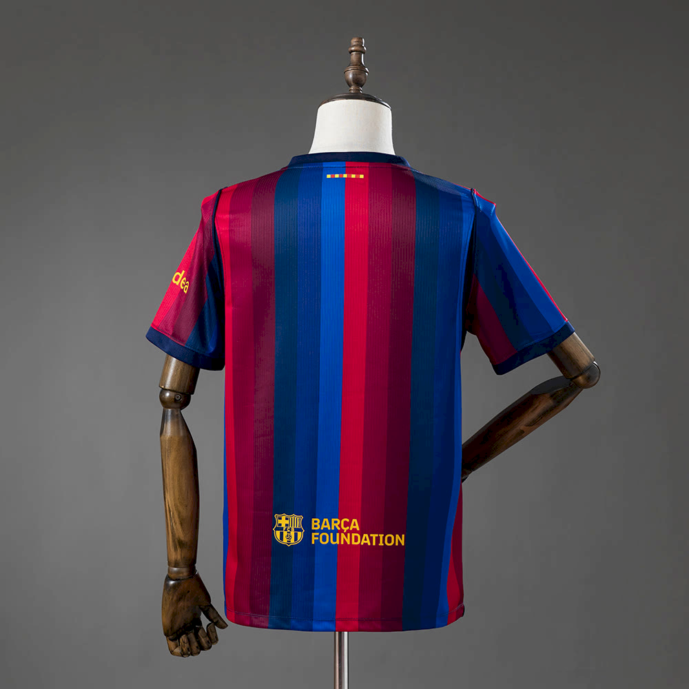 Barcelona home 26 - 27