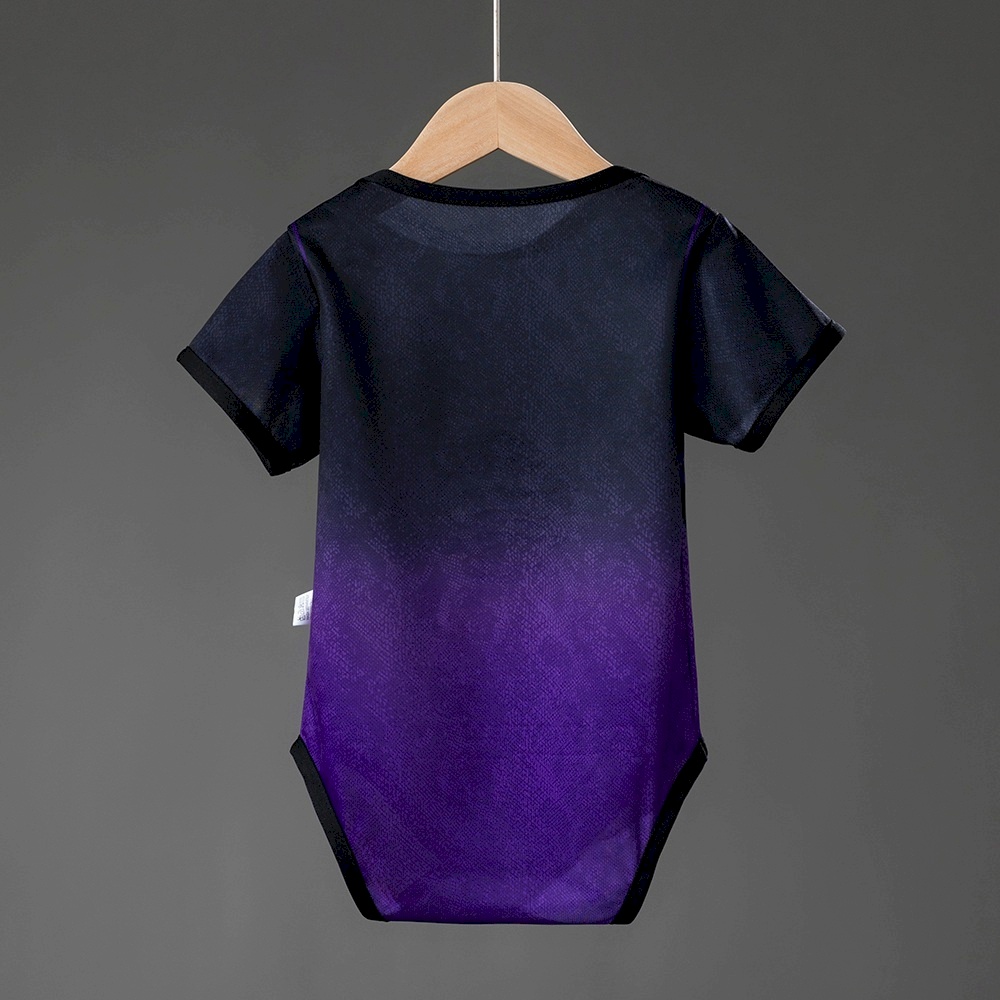 Barcelona away 26 - 27