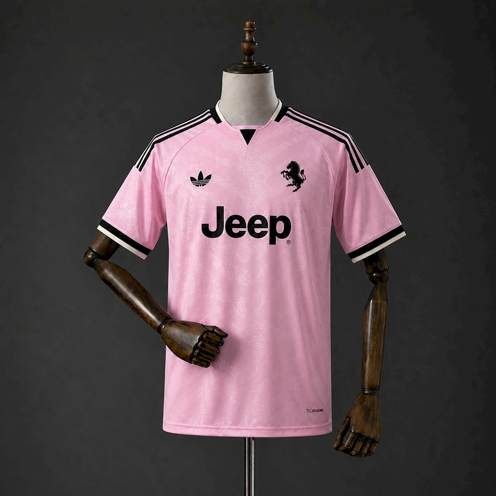 Juventus away 26 - 27