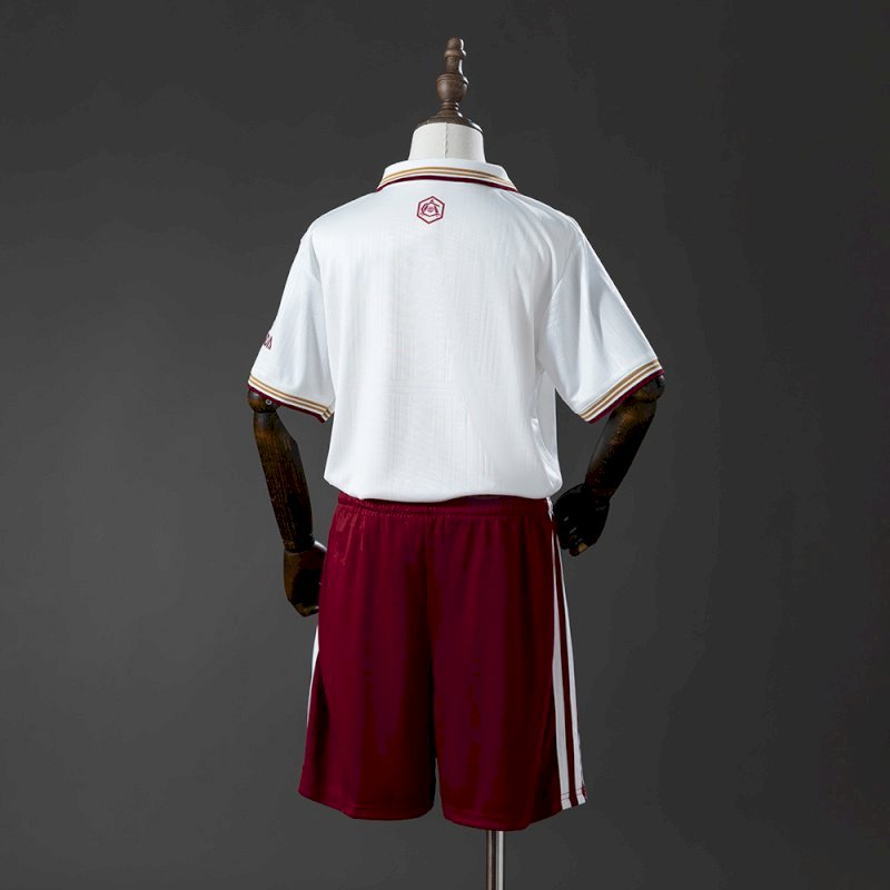 Arsenal Third 25 - 26