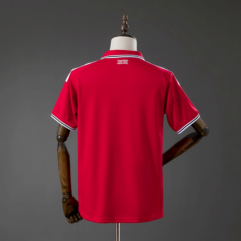 Man united home 26 - 27