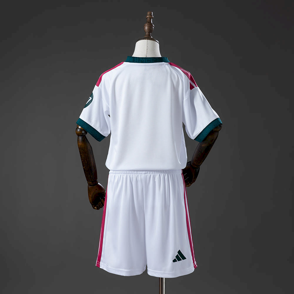 Real Madrid home 26 - 27