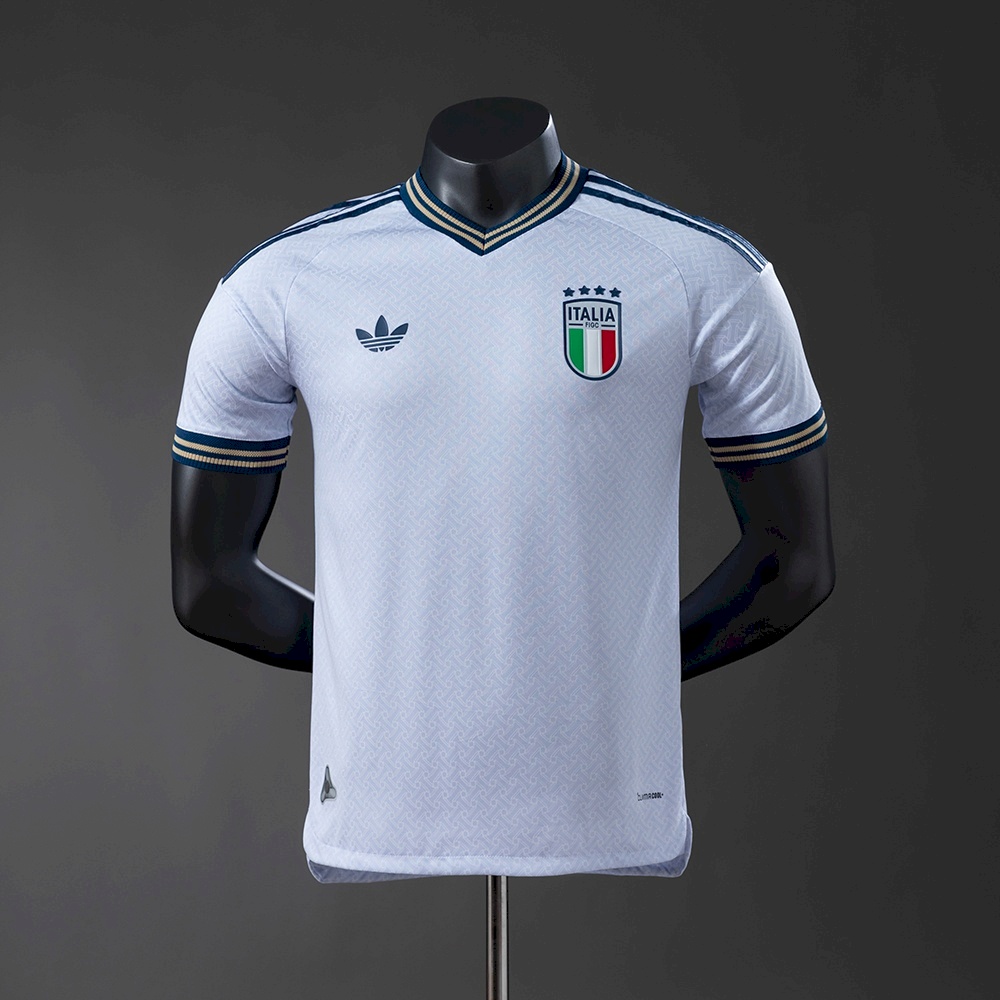 Italy away 26
