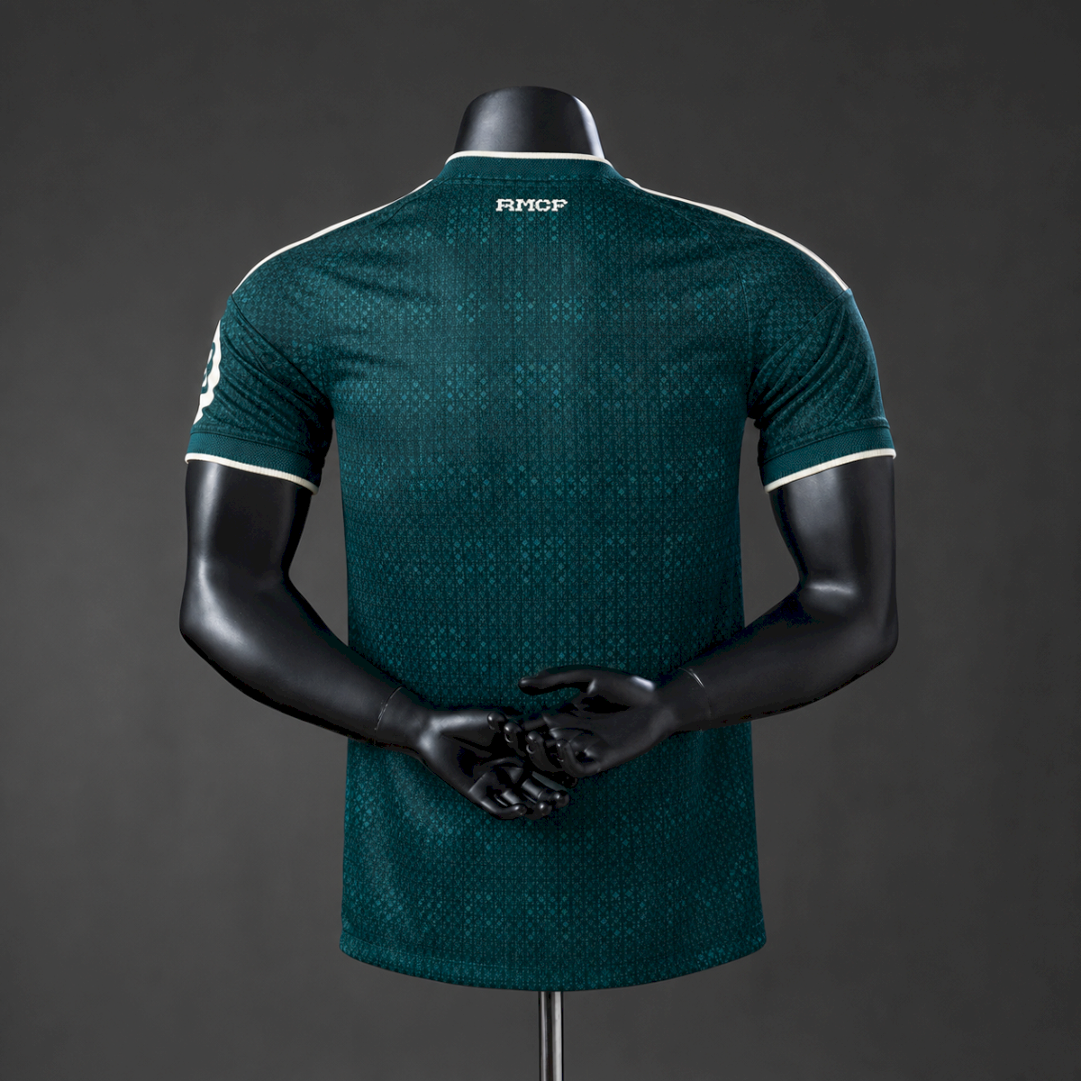 Real Madrid away 26 - 27
