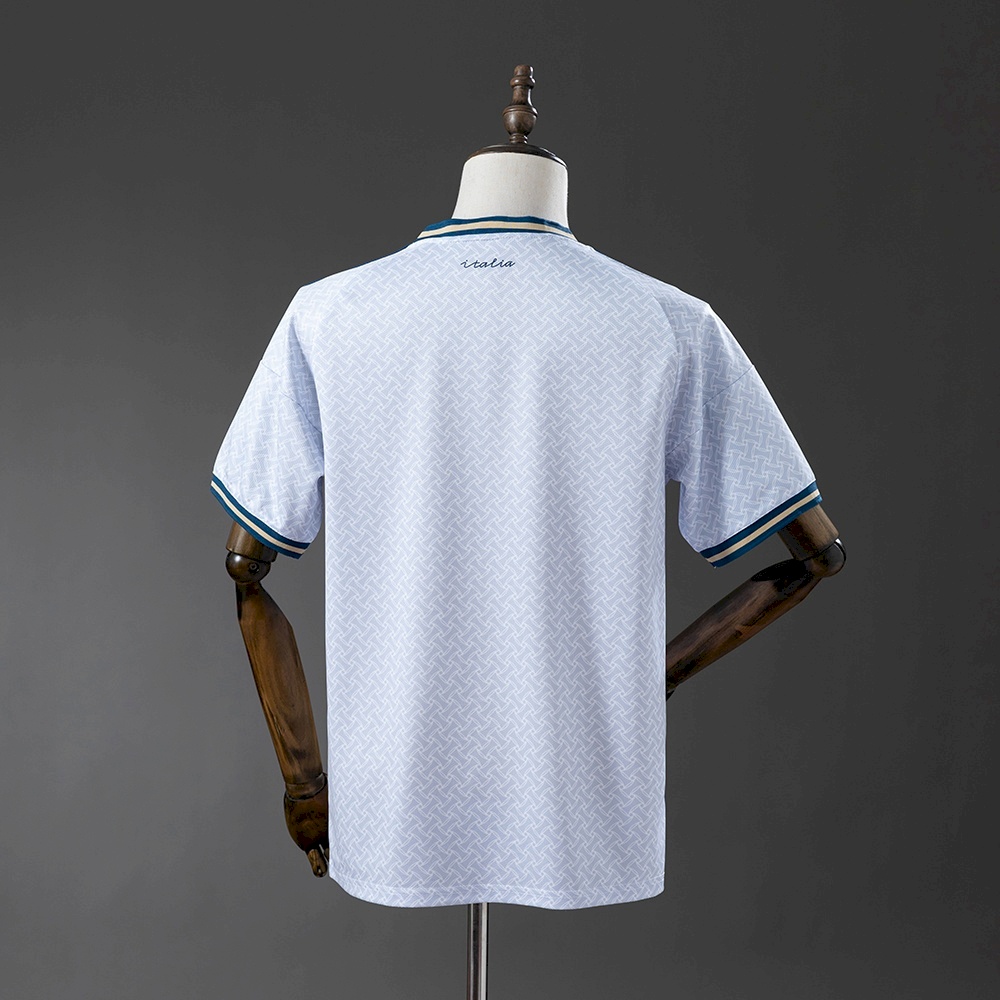 Italy away 26