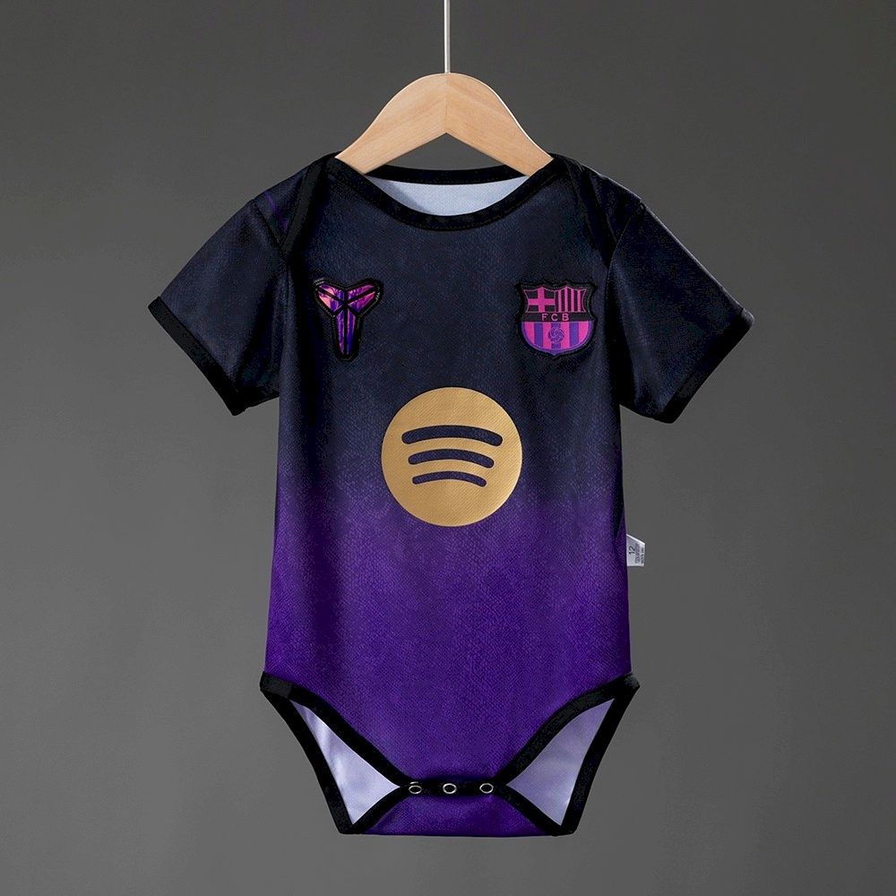 Barcelona away 26 - 27