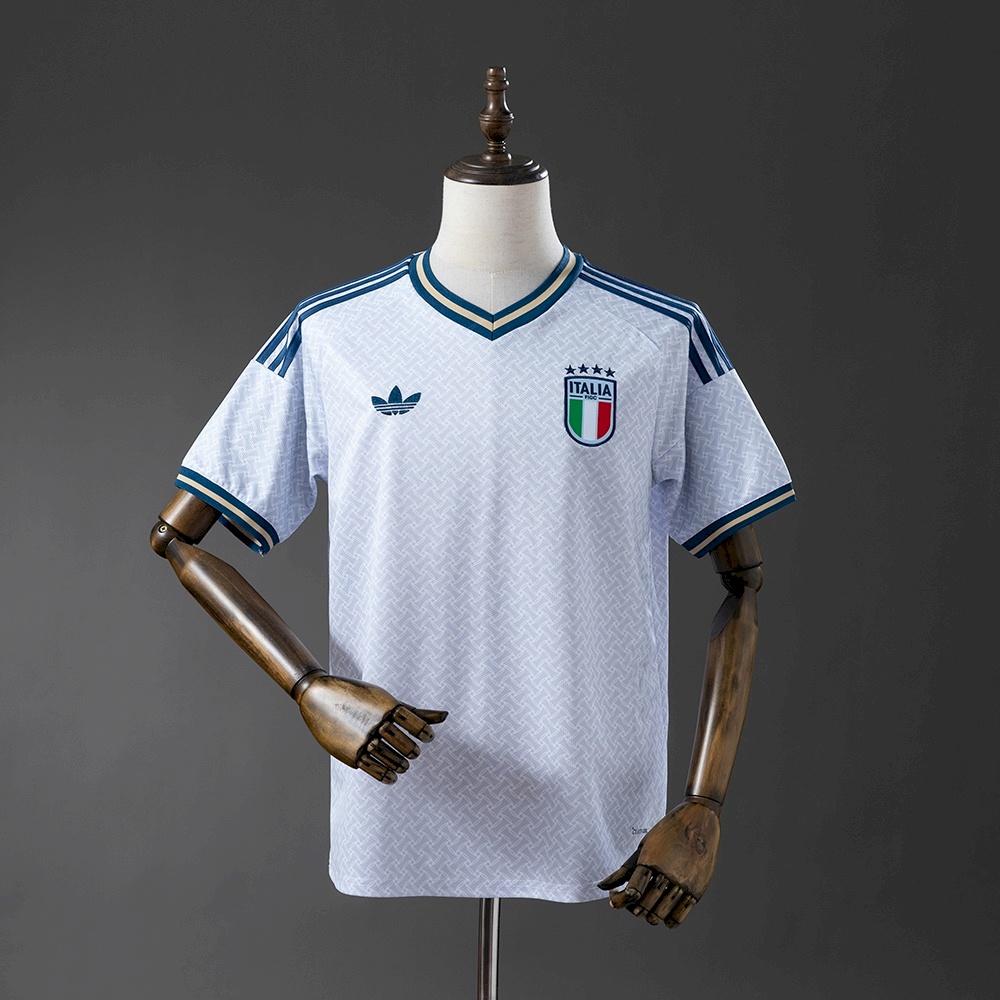 Italy away 26