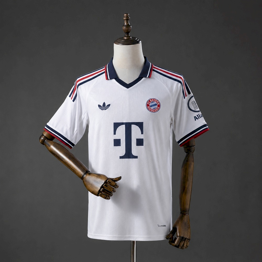 Bayern Munich away 26 - 27