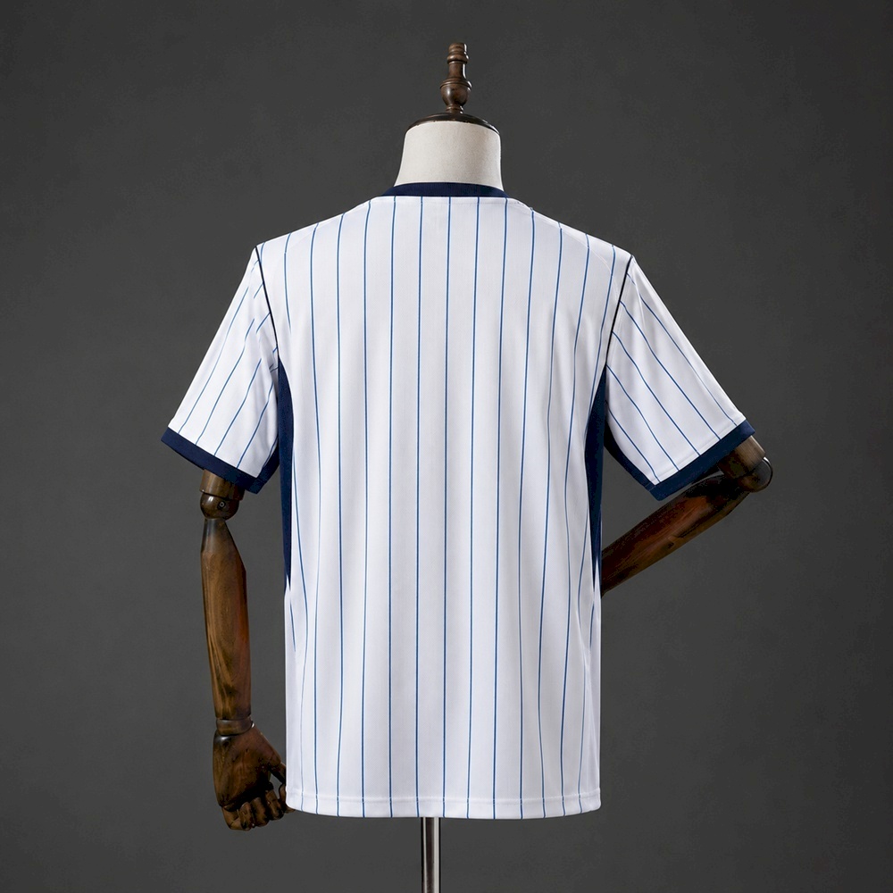 Inter Milan away 26 - 27