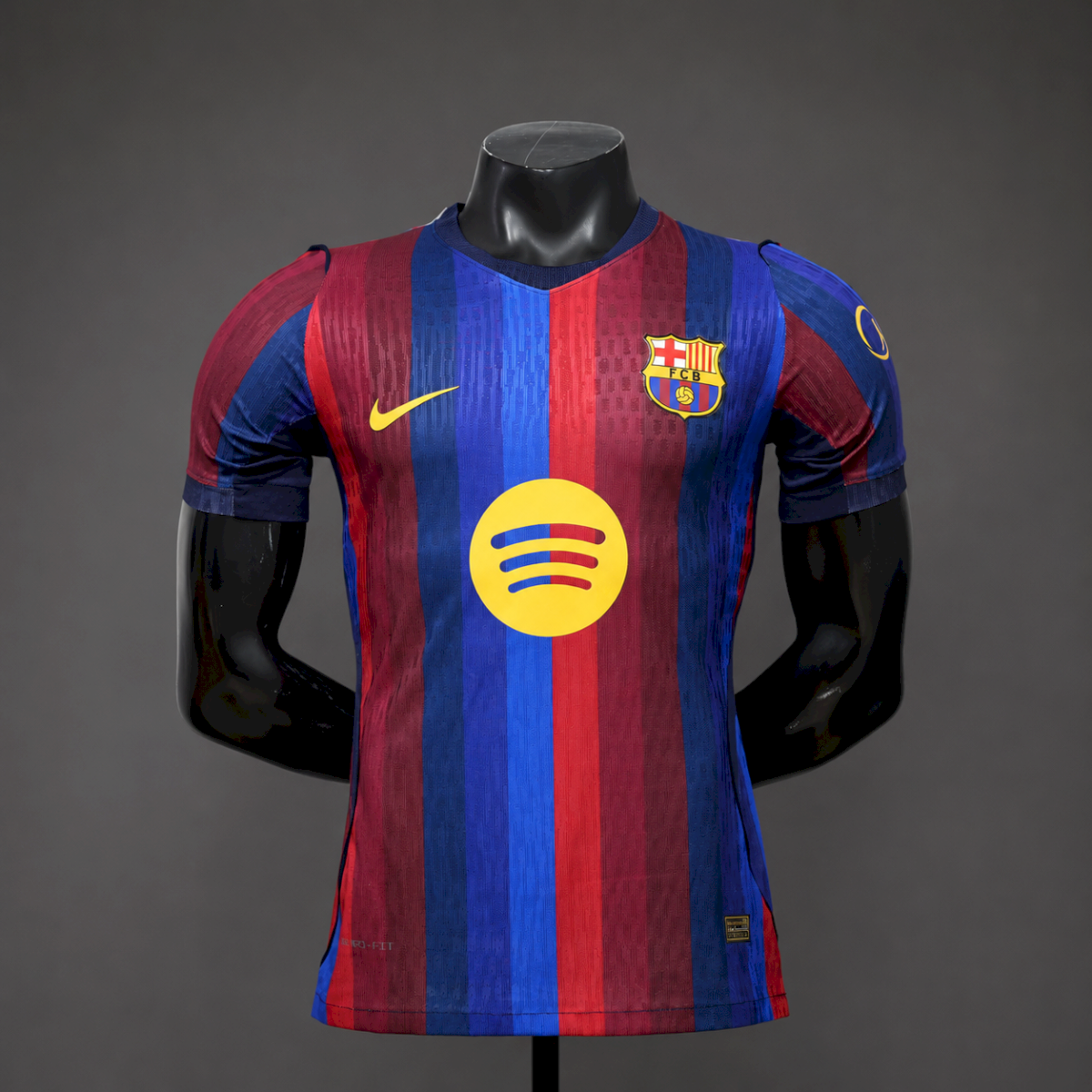 Barcelona home 26 - 27
