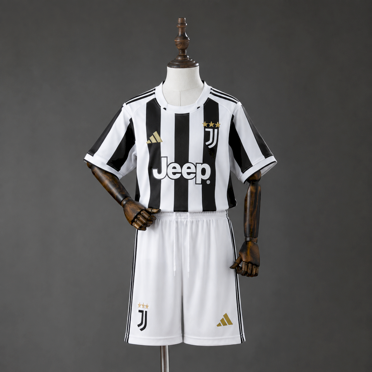 Juventus home 26 - 27