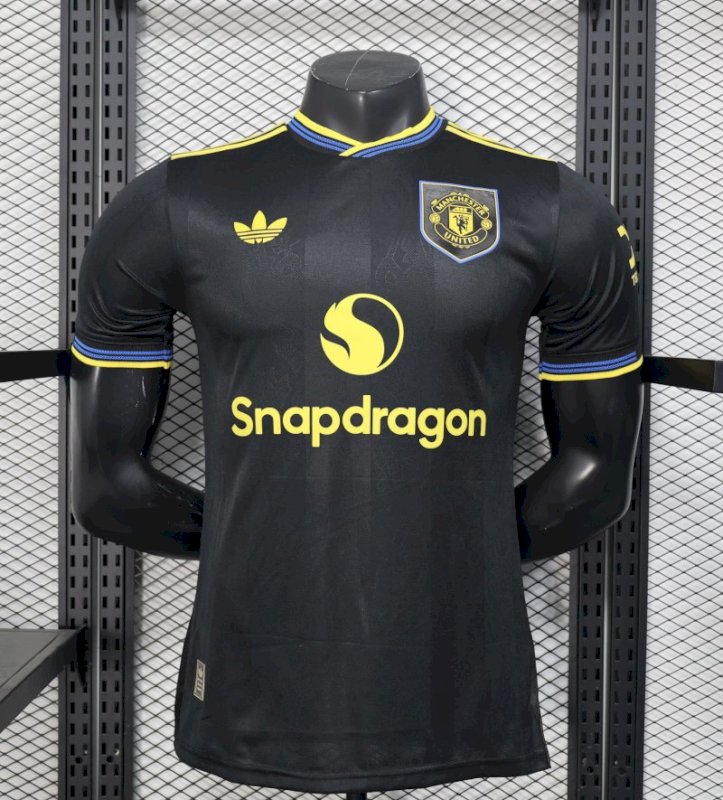 Man United Third 25 - 26