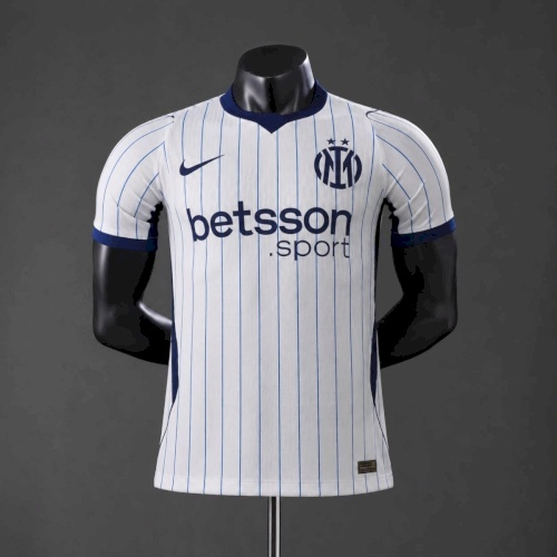 Inter Milan away 26 - 27
